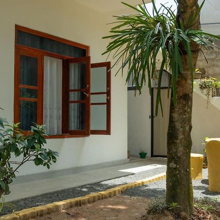 Lakru Home Stay Weligama Extérieur photo